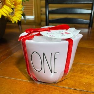 PINK CUT-OUT Rae Dunn Measuring Cups